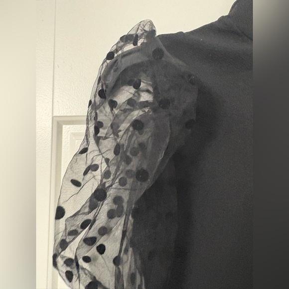 NWOT Shein Black Puff Dot Sleeve Mock Neck Top Blouse Shirt XS X Small 0 2 (A8) - Picture 5 of 5